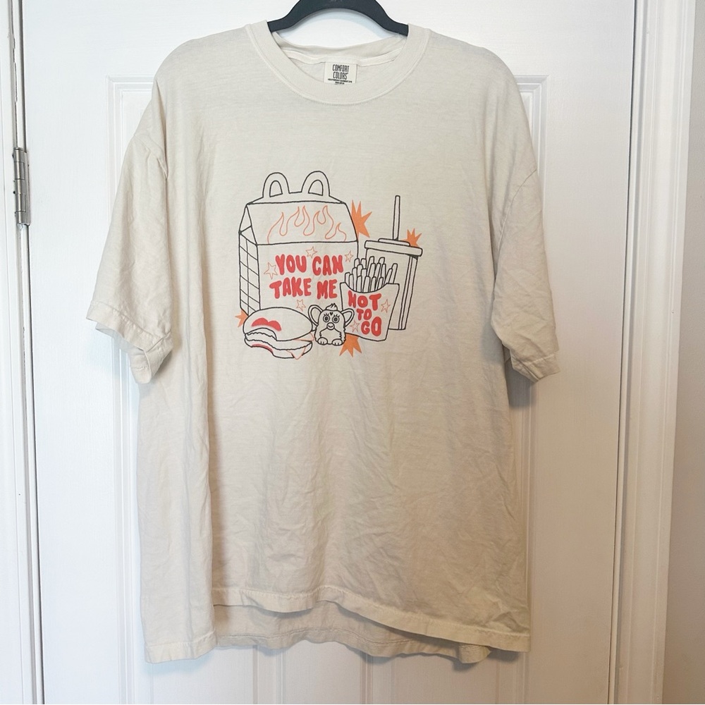 Chappell Roan Fan T-Shirt “Hot To Go” Merch